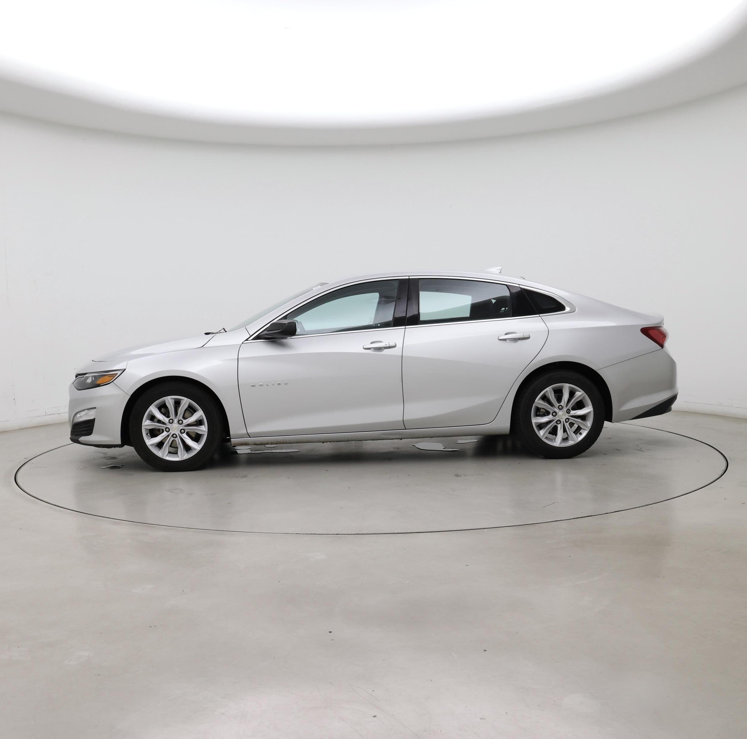 Thumbnail: 2022 Chevrolet Malibu - 3