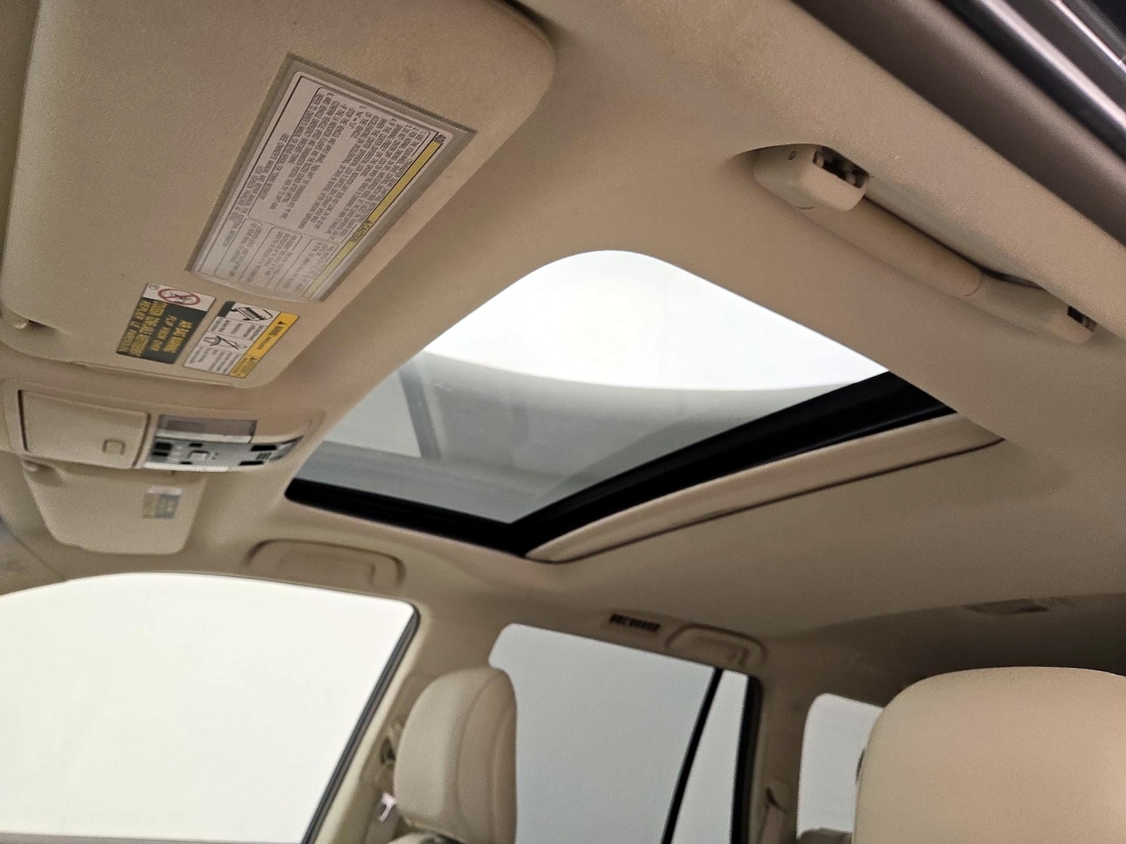 Sunroof(s) & Overhead Airbags