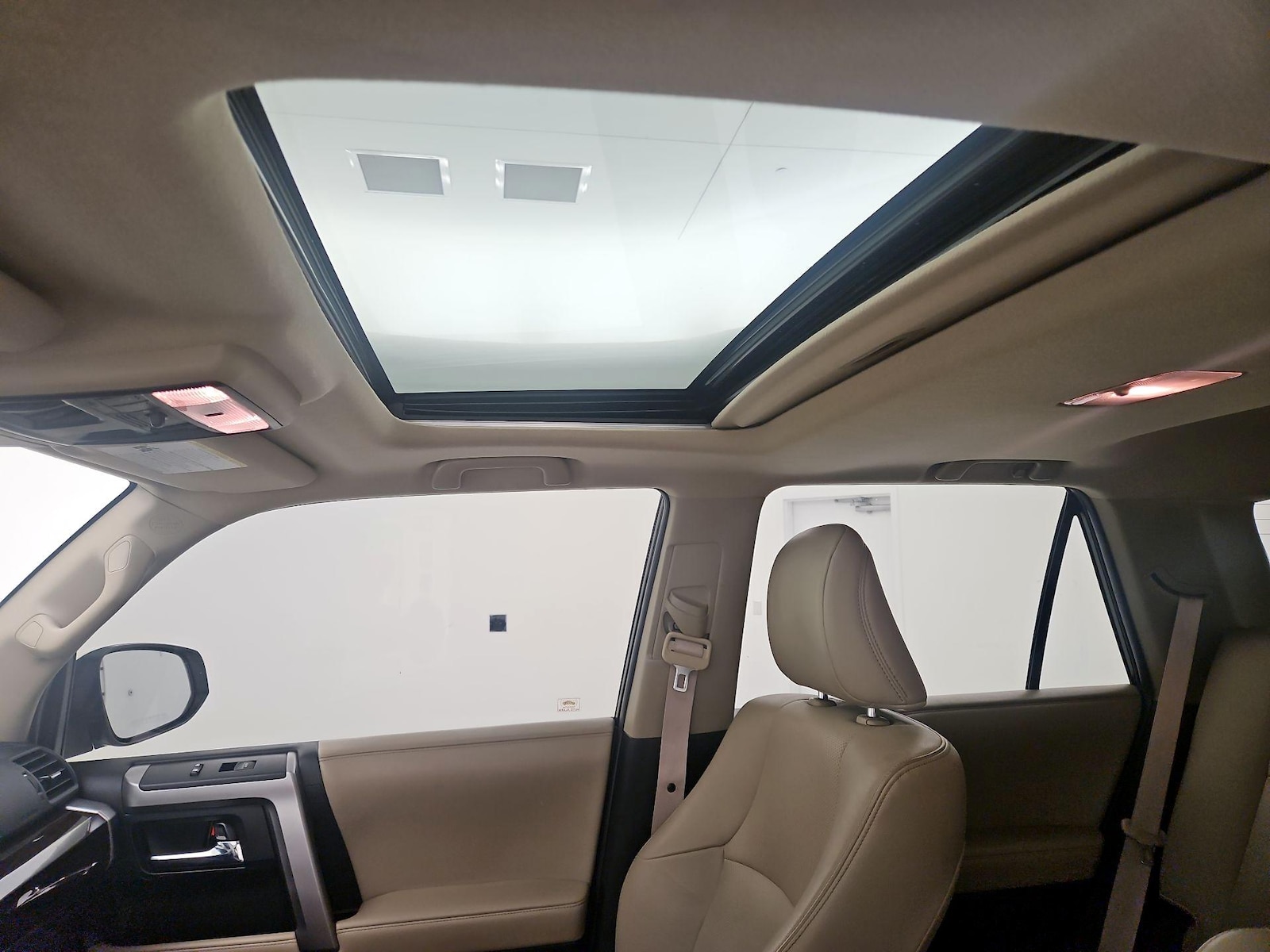 Sunroof(s) & Overhead Airbags