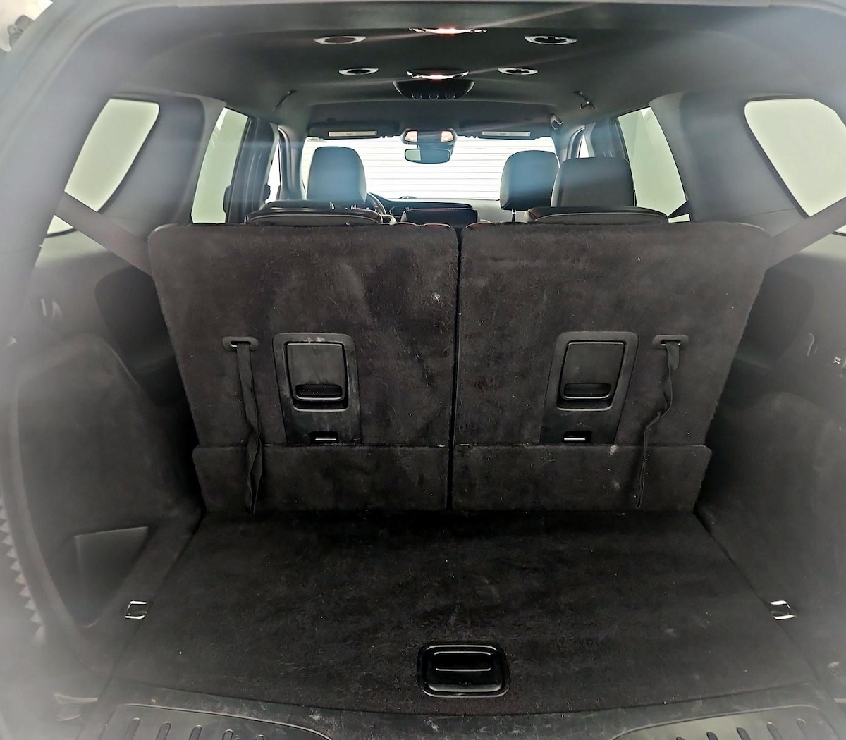 Trunk/Cargo (Seats Up)