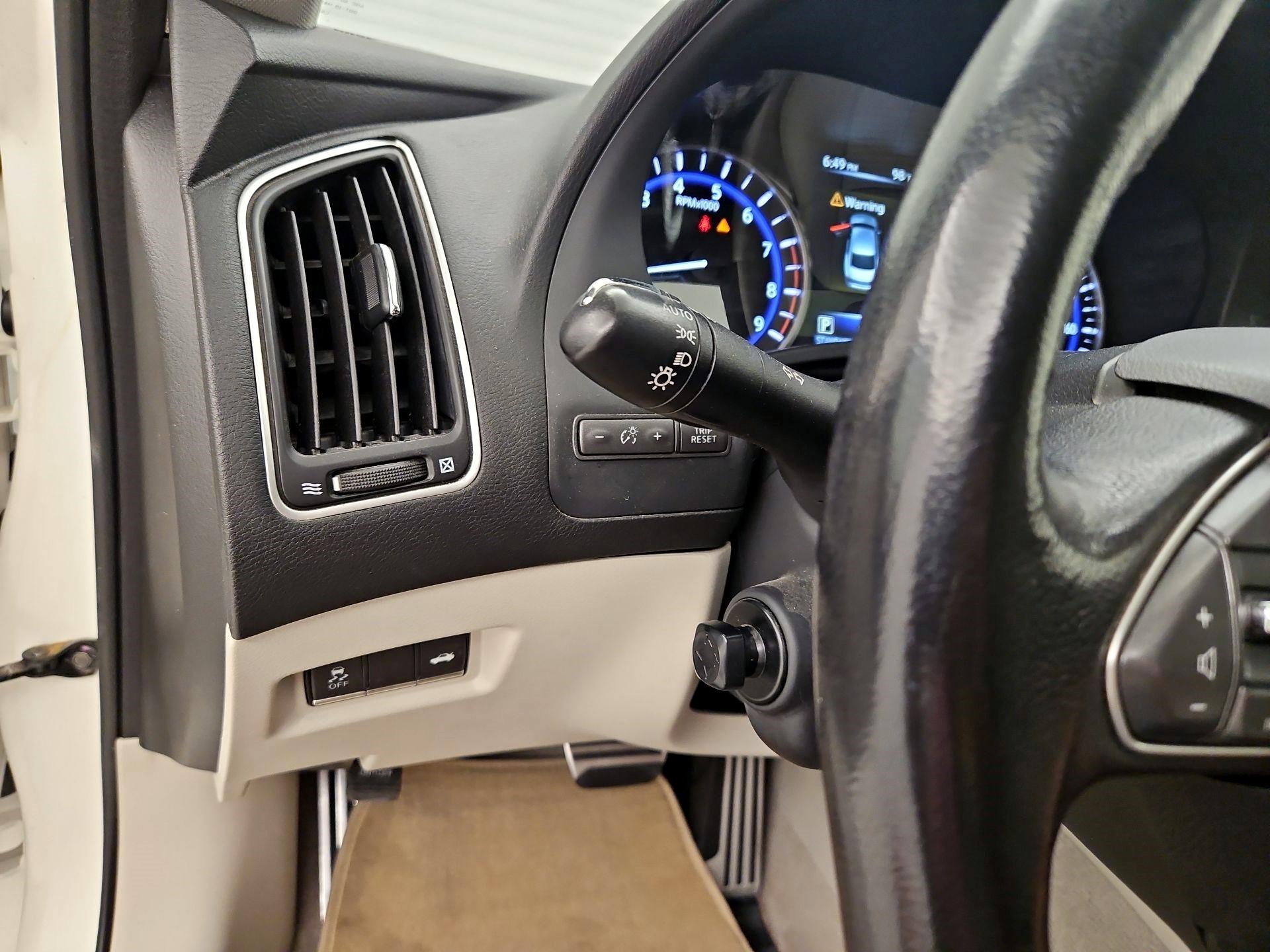 Thumbnail: 2016 INFINITI  - 13