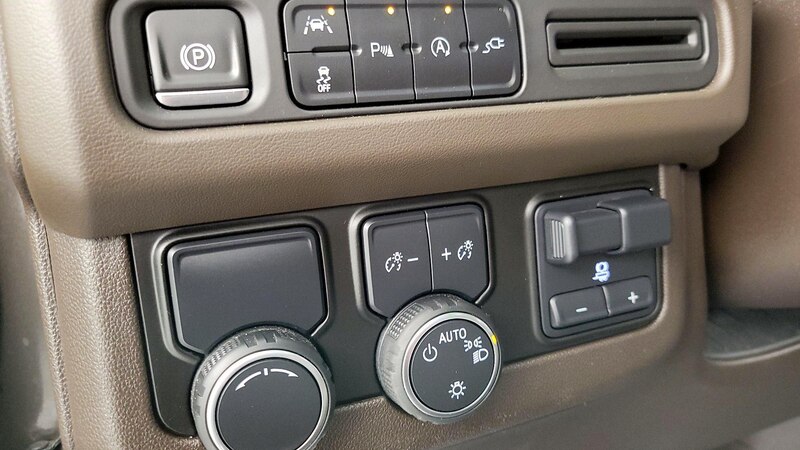 2021 Chevrolet Suburban 1500 LT 13