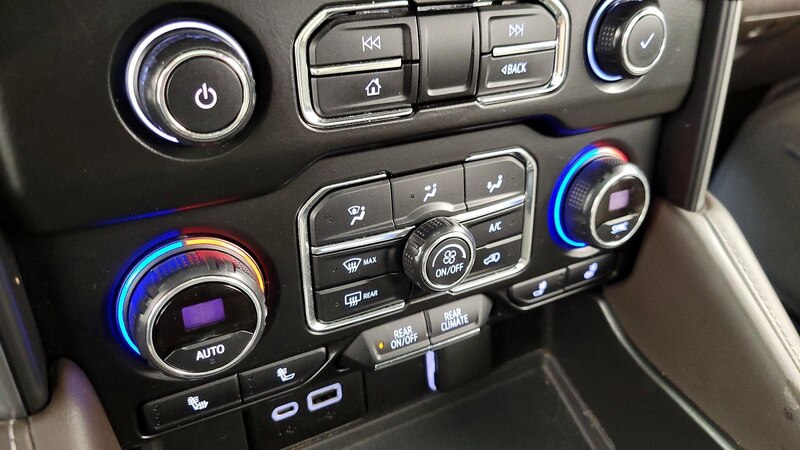 2021 Chevrolet Suburban 1500 LT 16