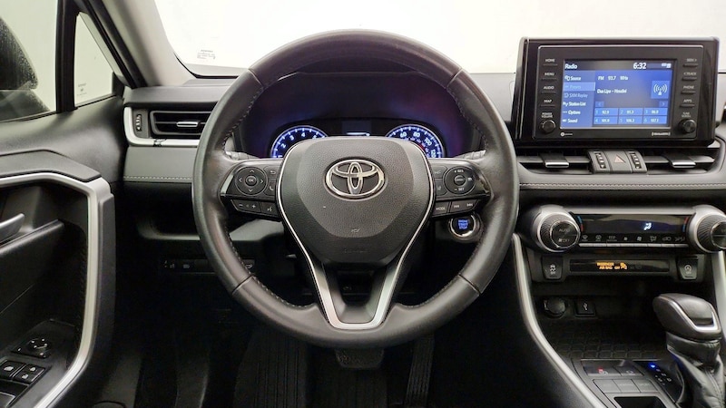 2021 Toyota RAV4 XLE Premium 10