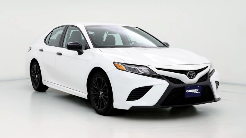 2020 Toyota Camry SE Hero Image