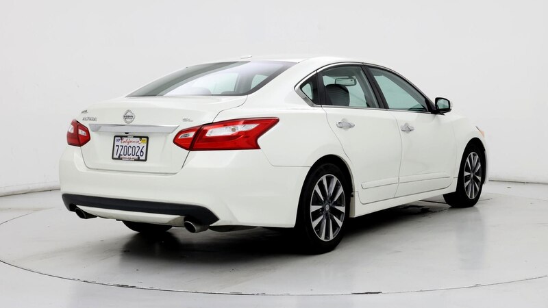 2017 Nissan Altima SL 8