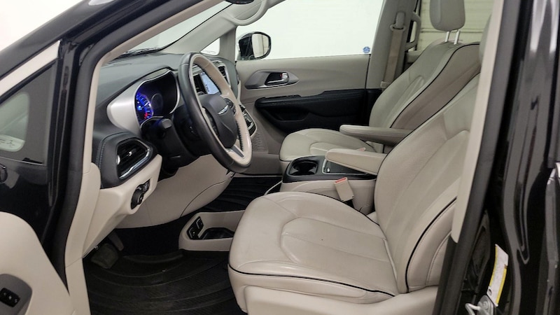 2019 Chrysler Pacifica Hybrid Limited 11