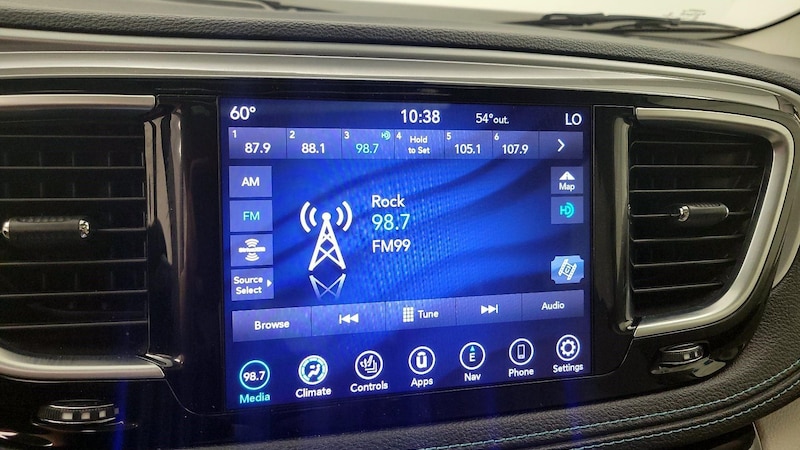 2019 Chrysler Pacifica Hybrid Limited 16