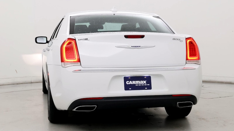 2016 Chrysler 300 C 6