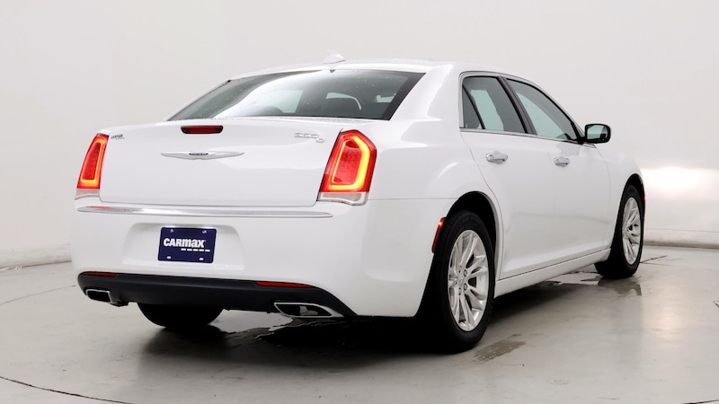 2016 Chrysler 300 C 8