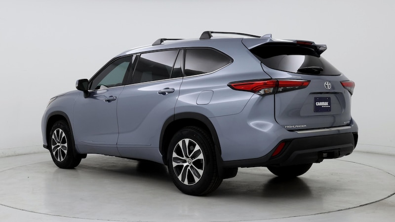 2022 Toyota Highlander XLE 2