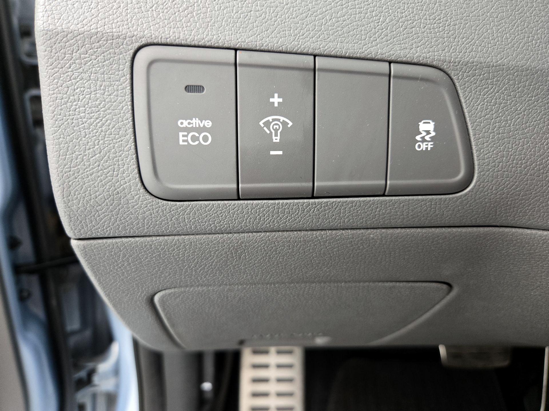 Thumbnail: 2013 Hyundai Elantra - 13