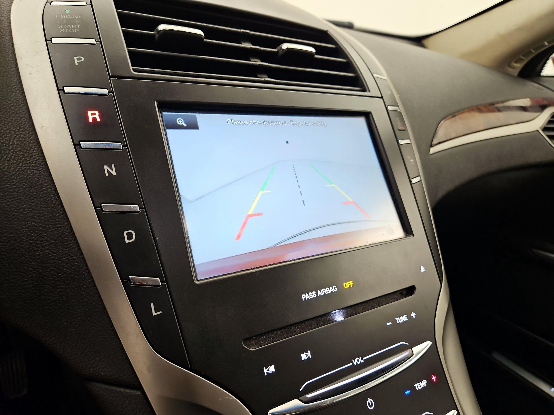 Thumbnail: 2014 Lincoln MKZ - 14