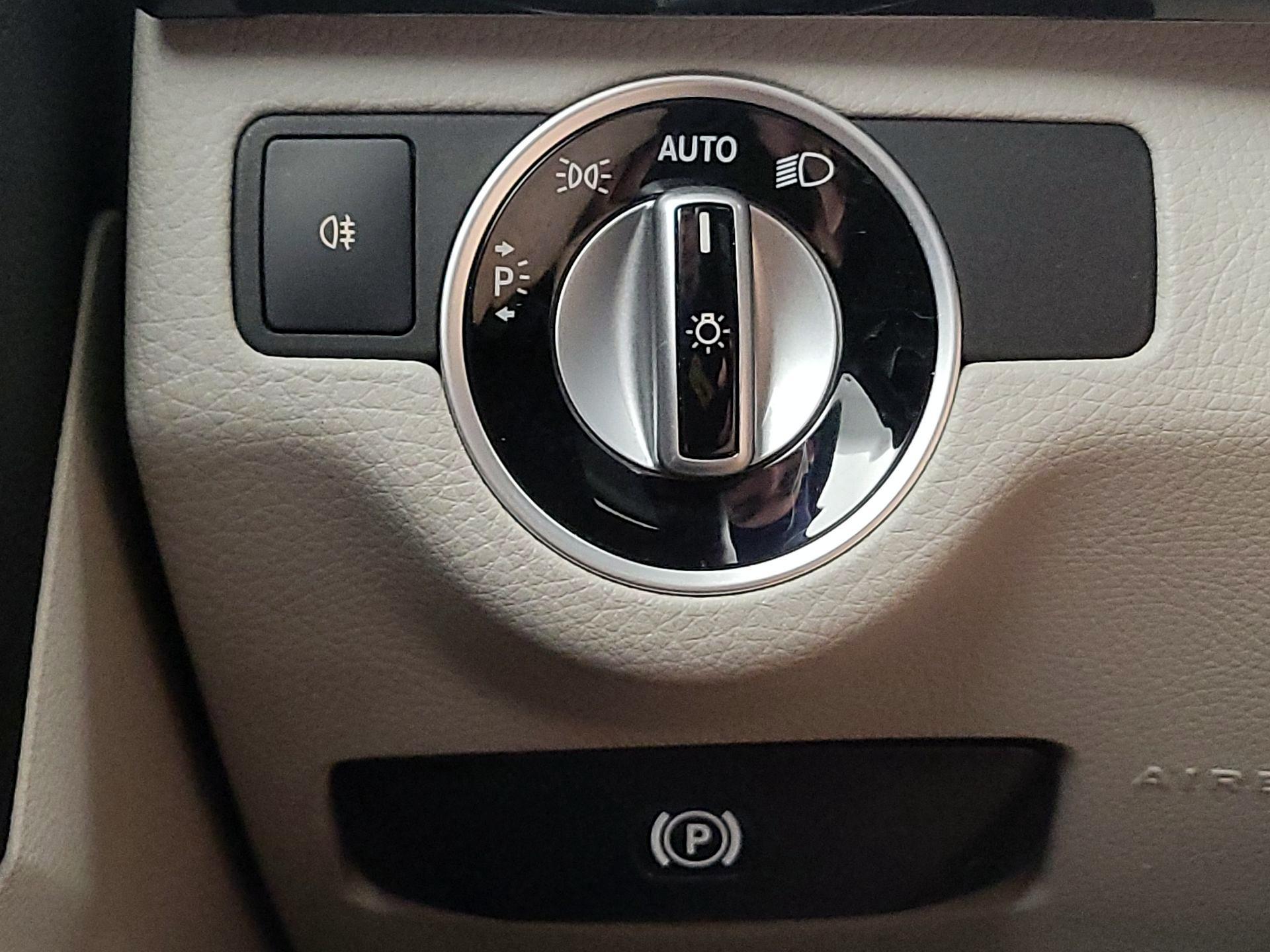 Thumbnail: 2015 Mercedes-Benz GLK - 13