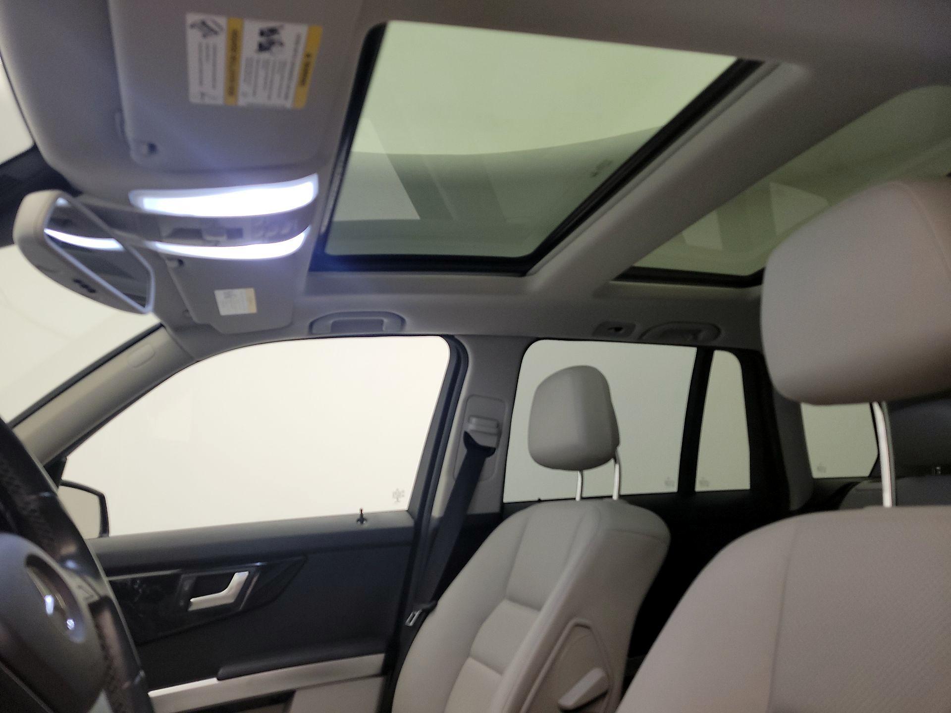Thumbnail: 2015 Mercedes-Benz GLK - 20