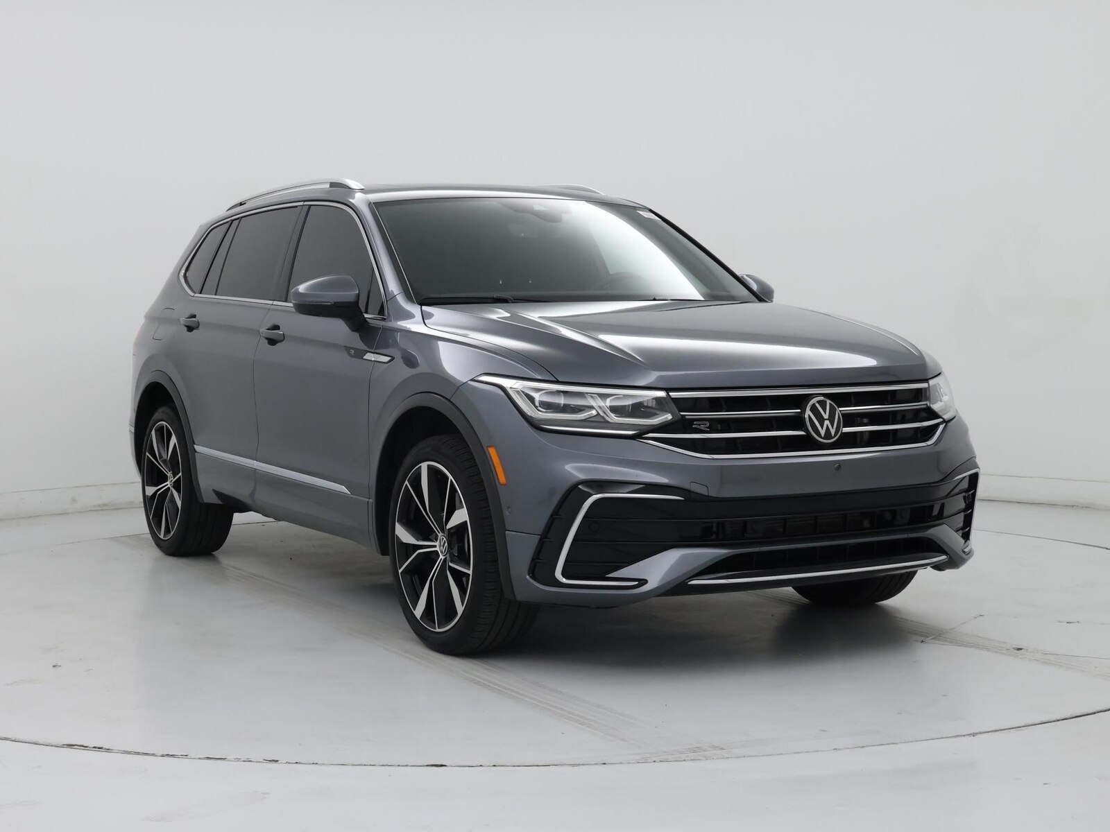 Image of 2022 Volkswagen Tiguan SEL R-Line