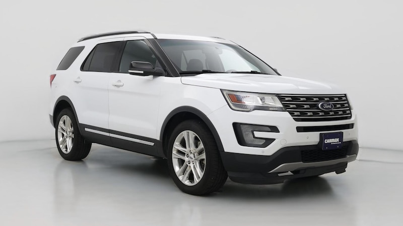 2017 Ford Explorer XLT Hero Image