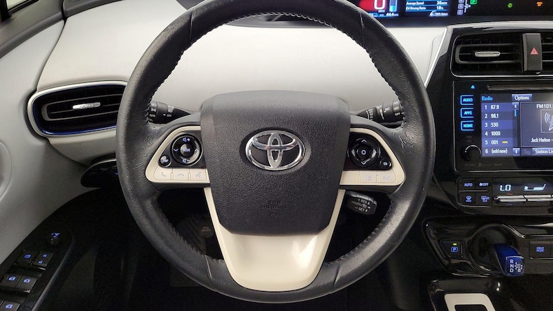 2016 Toyota Prius Three Touring 10