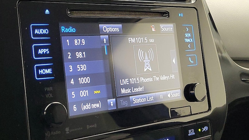 2016 Toyota Prius Three Touring 15
