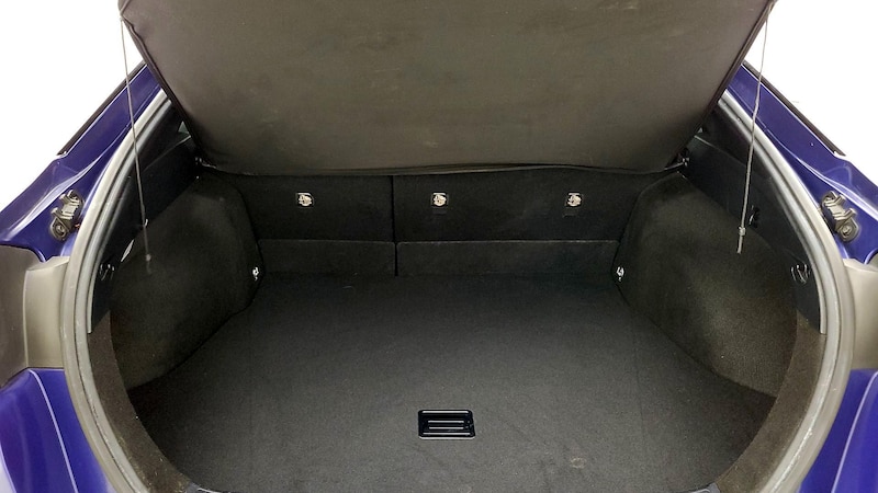 2016 Toyota Prius Three Touring 20