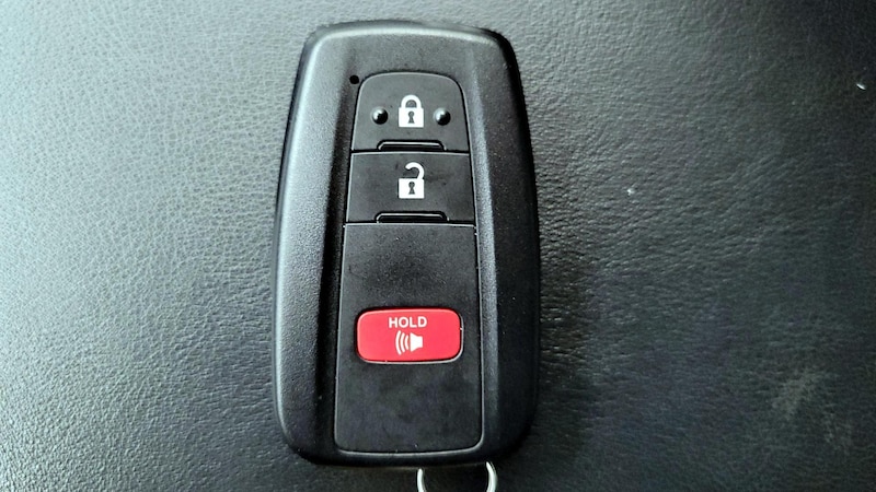 2016 Toyota Prius Three Touring 22