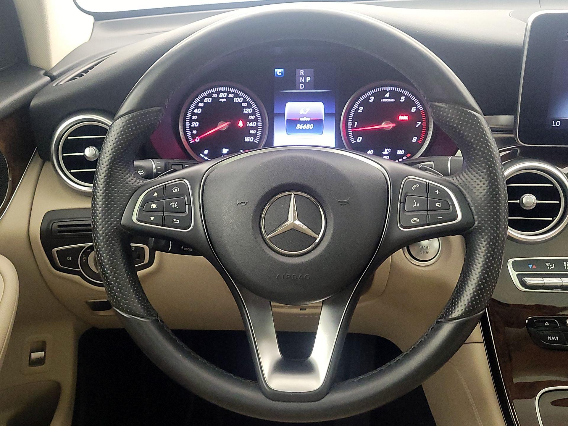 Thumbnail: 2016 Mercedes-Benz GLC - 10