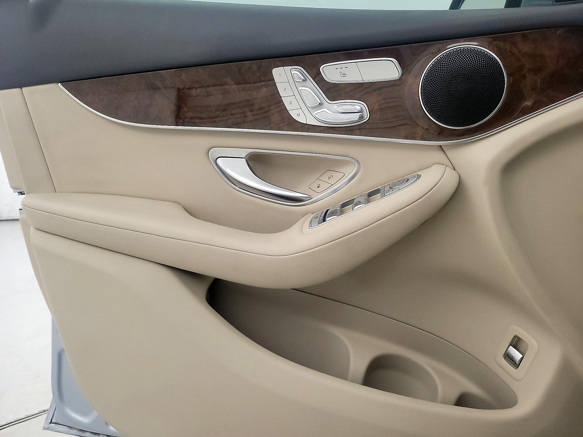 Thumbnail: 2016 Mercedes-Benz GLC - 12