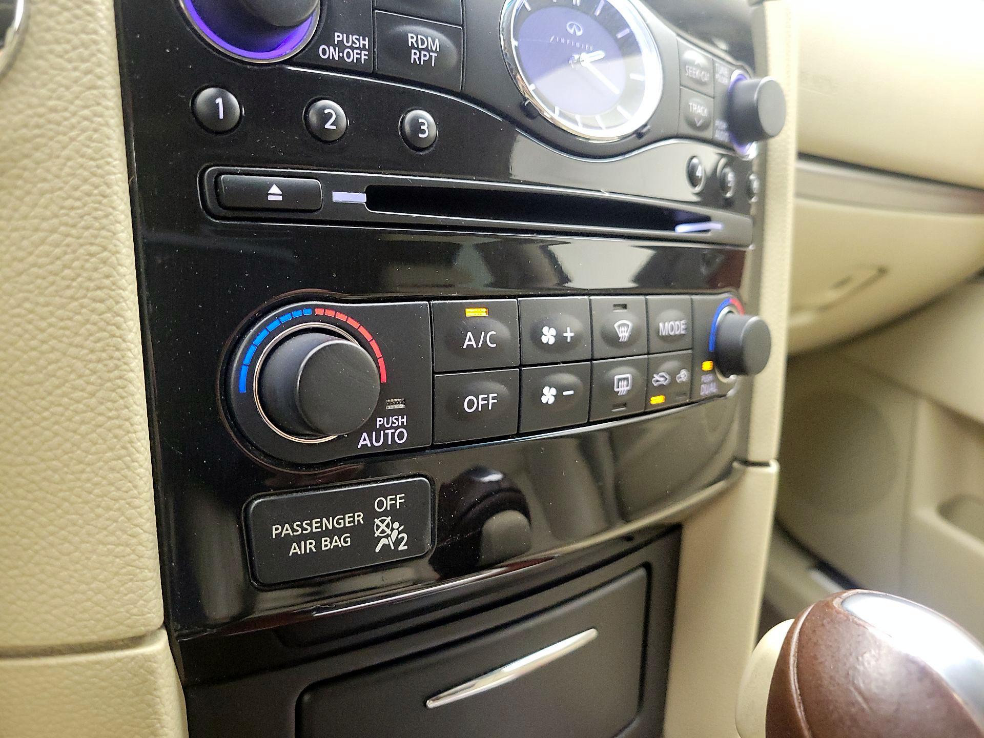Thumbnail: 2013 INFINITI FX37 - 16