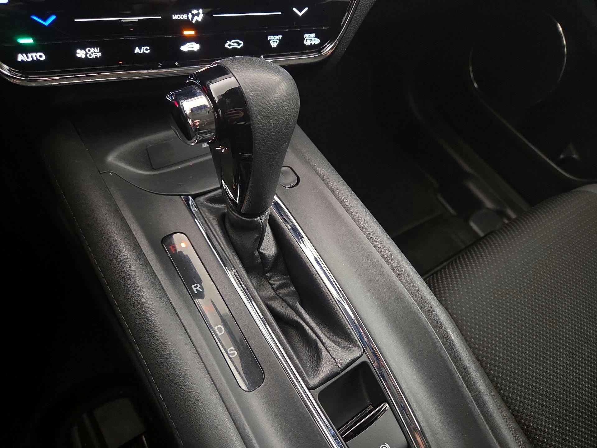 Thumbnail: 2019 Honda HR-V - 17