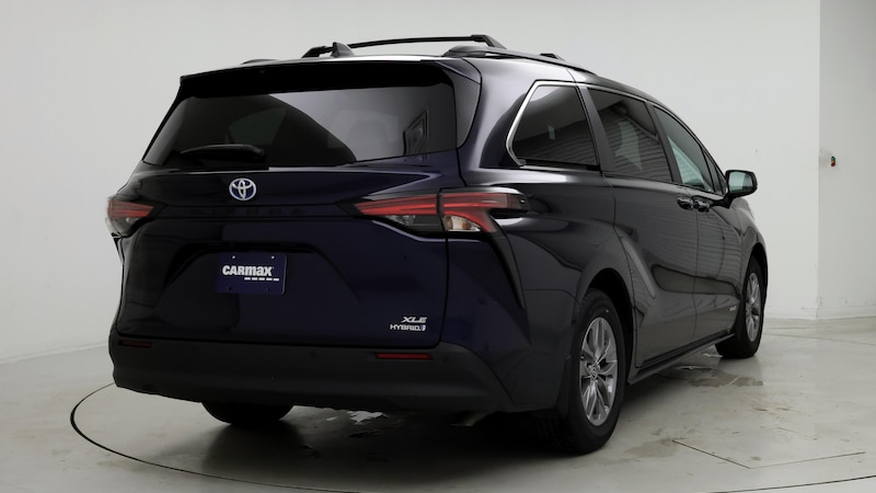 2021 Toyota Sienna XLE 8