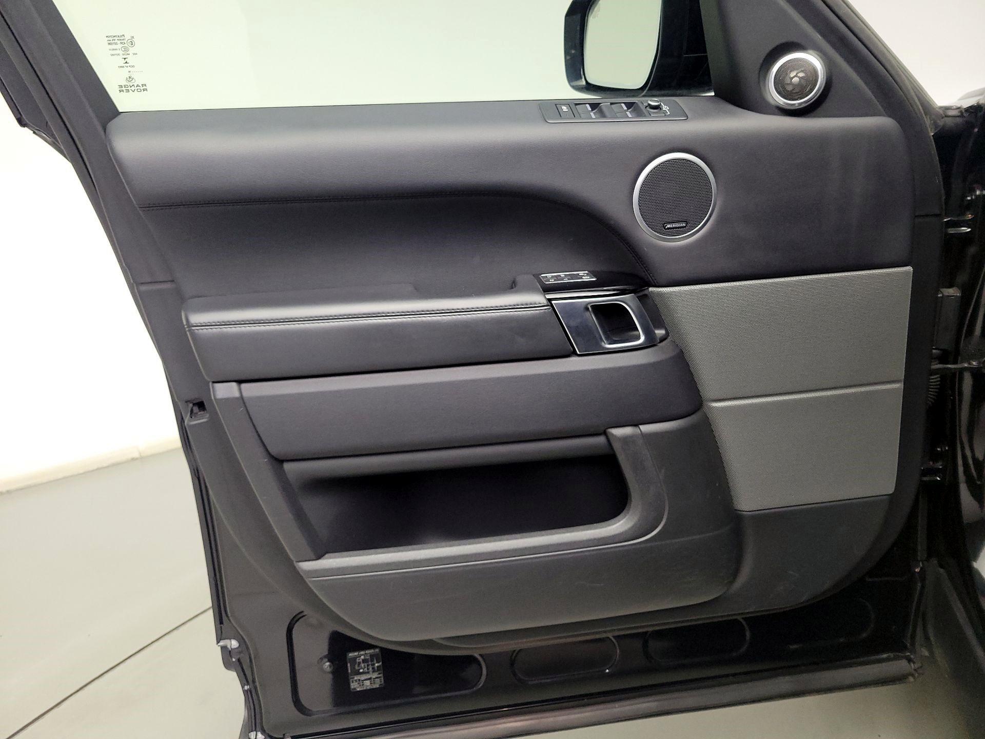 Thumbnail: 2016 Land Rover Range Rover Sport - 12