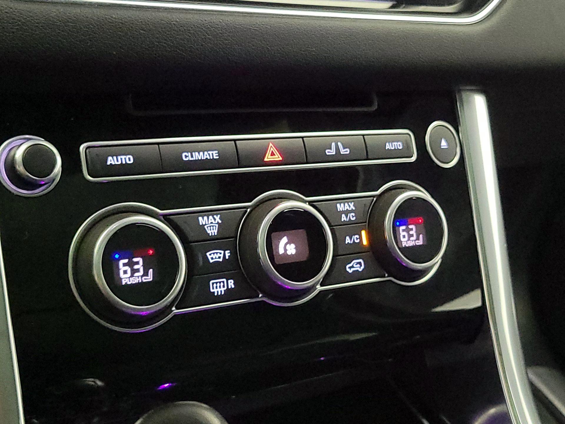 Thumbnail: 2016 Land Rover Range Rover Sport - 17