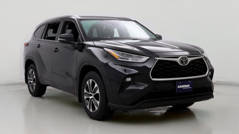 2021 Toyota Highlander XLE Hero Image