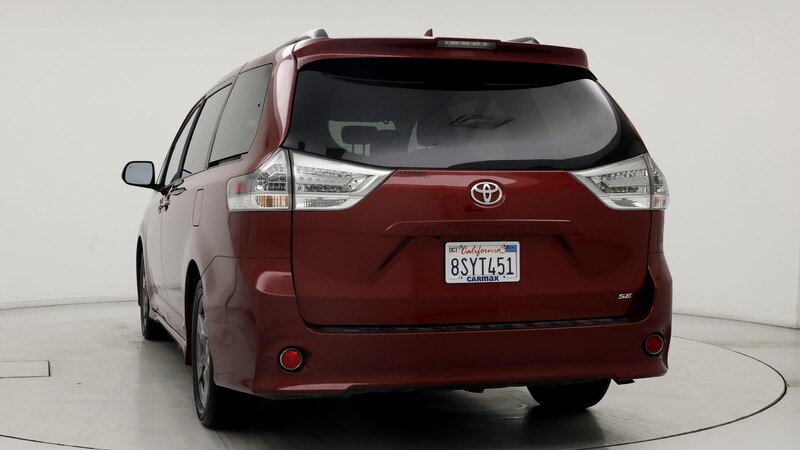 2020 Toyota Sienna SE 2