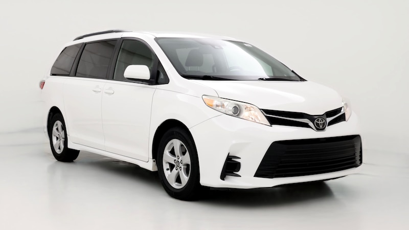 2020 Toyota Sienna LE Hero Image