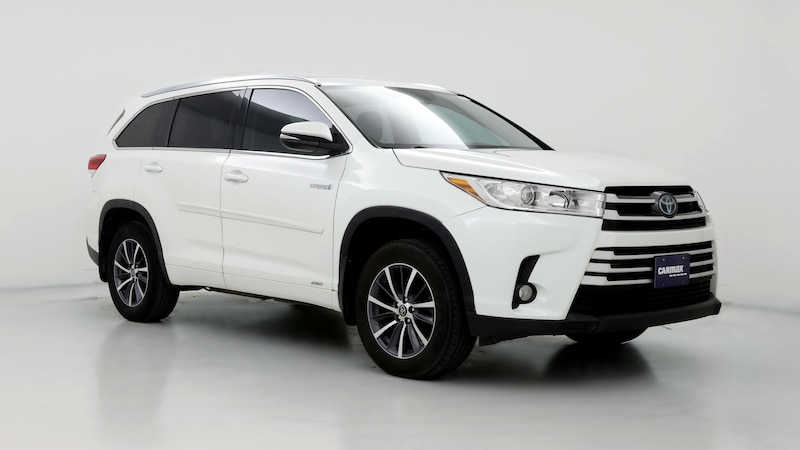 2017 Toyota Highlander XLE Hero Image