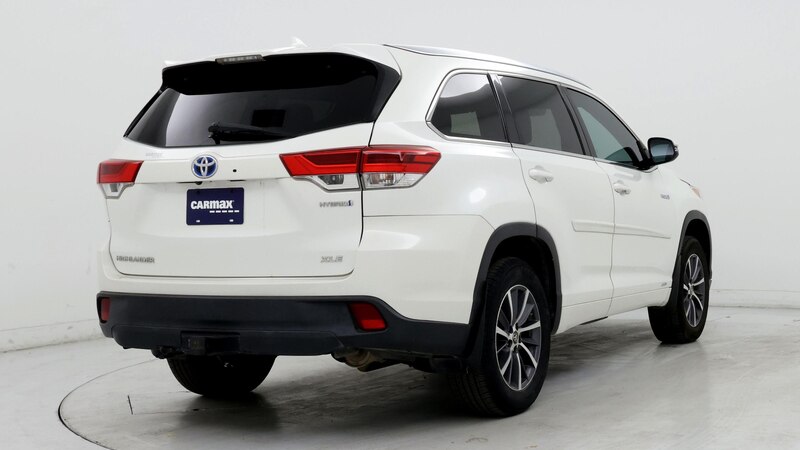 2017 Toyota Highlander XLE 8