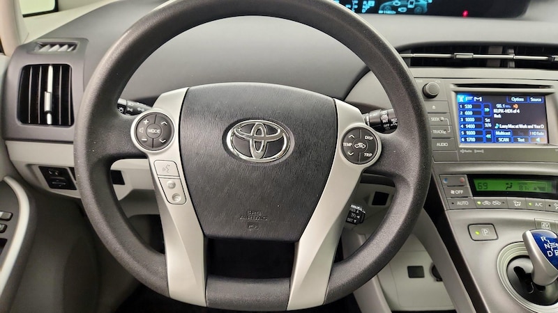 2015 Toyota Prius Three 10