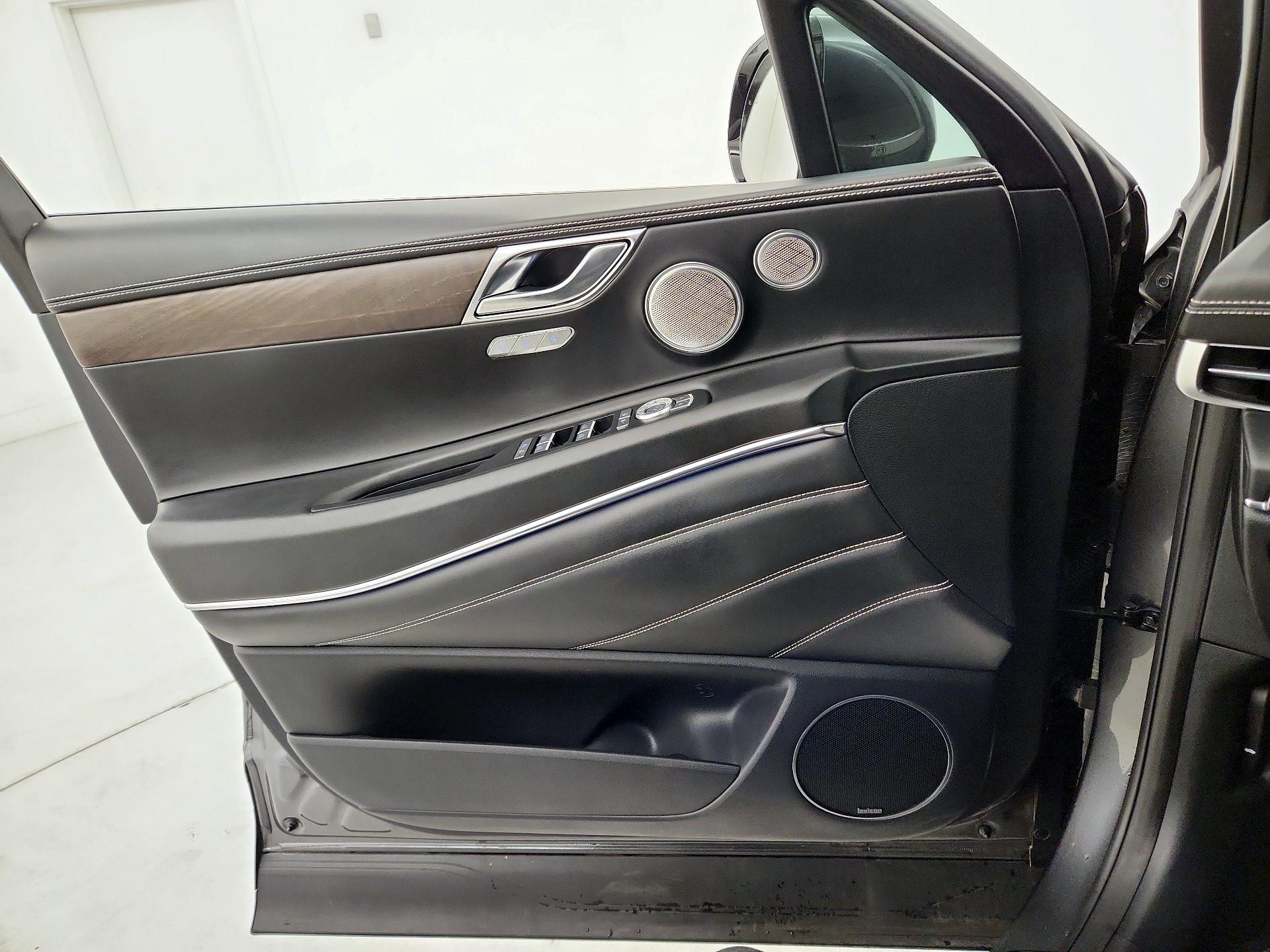 Thumbnail: 2023 Genesis GV80 - 12