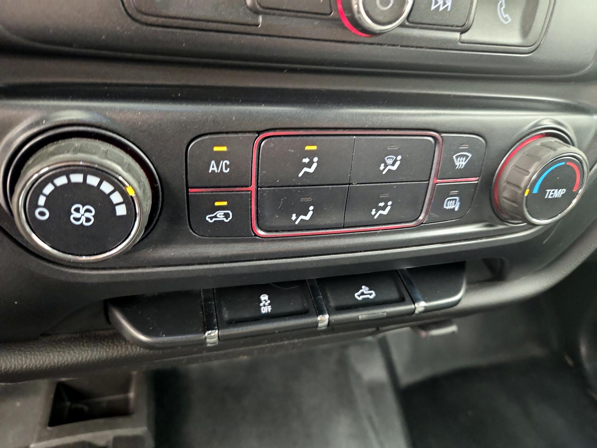 Thumbnail: 2016 GMC Sierra 1500 - 16