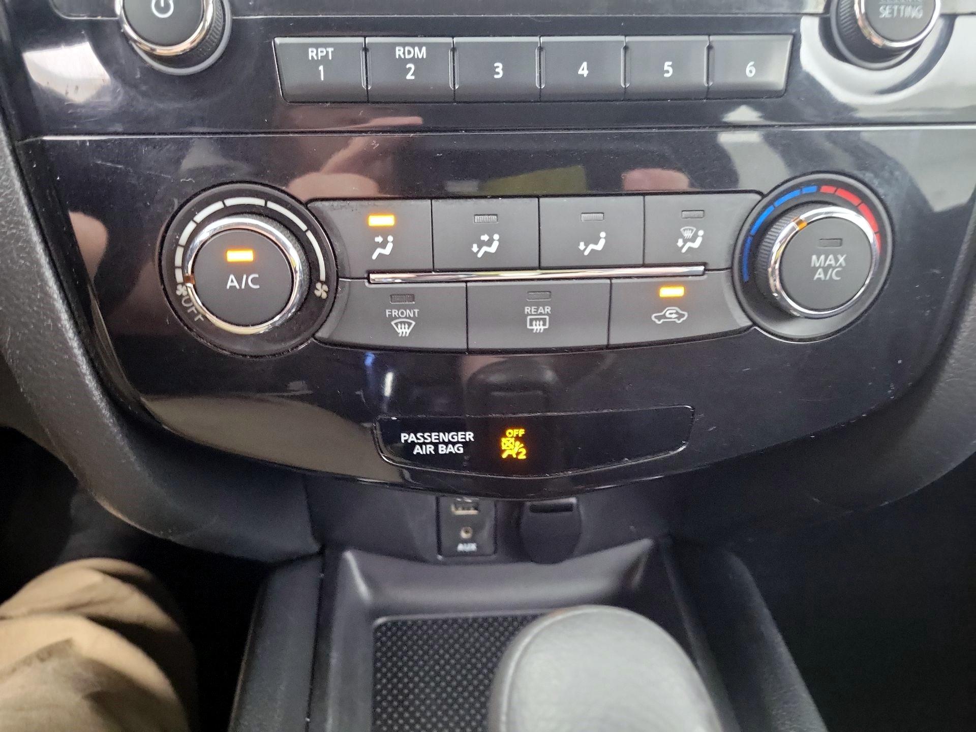 Thumbnail: 2015 Nissan Rogue - 14