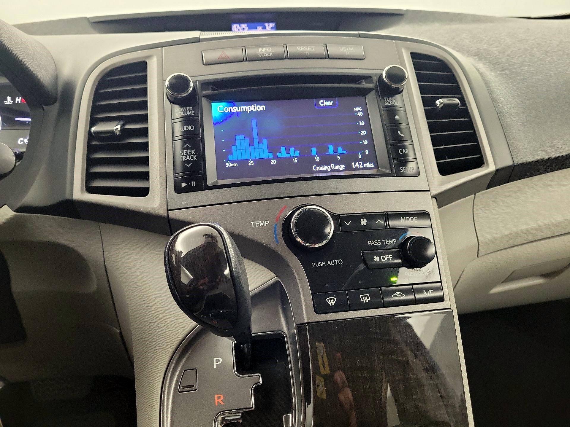 Thumbnail: 2013 Toyota Venza - 12