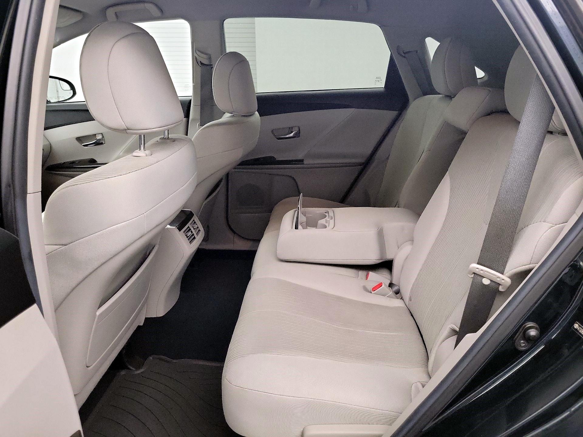 Thumbnail: 2013 Toyota Venza - 15