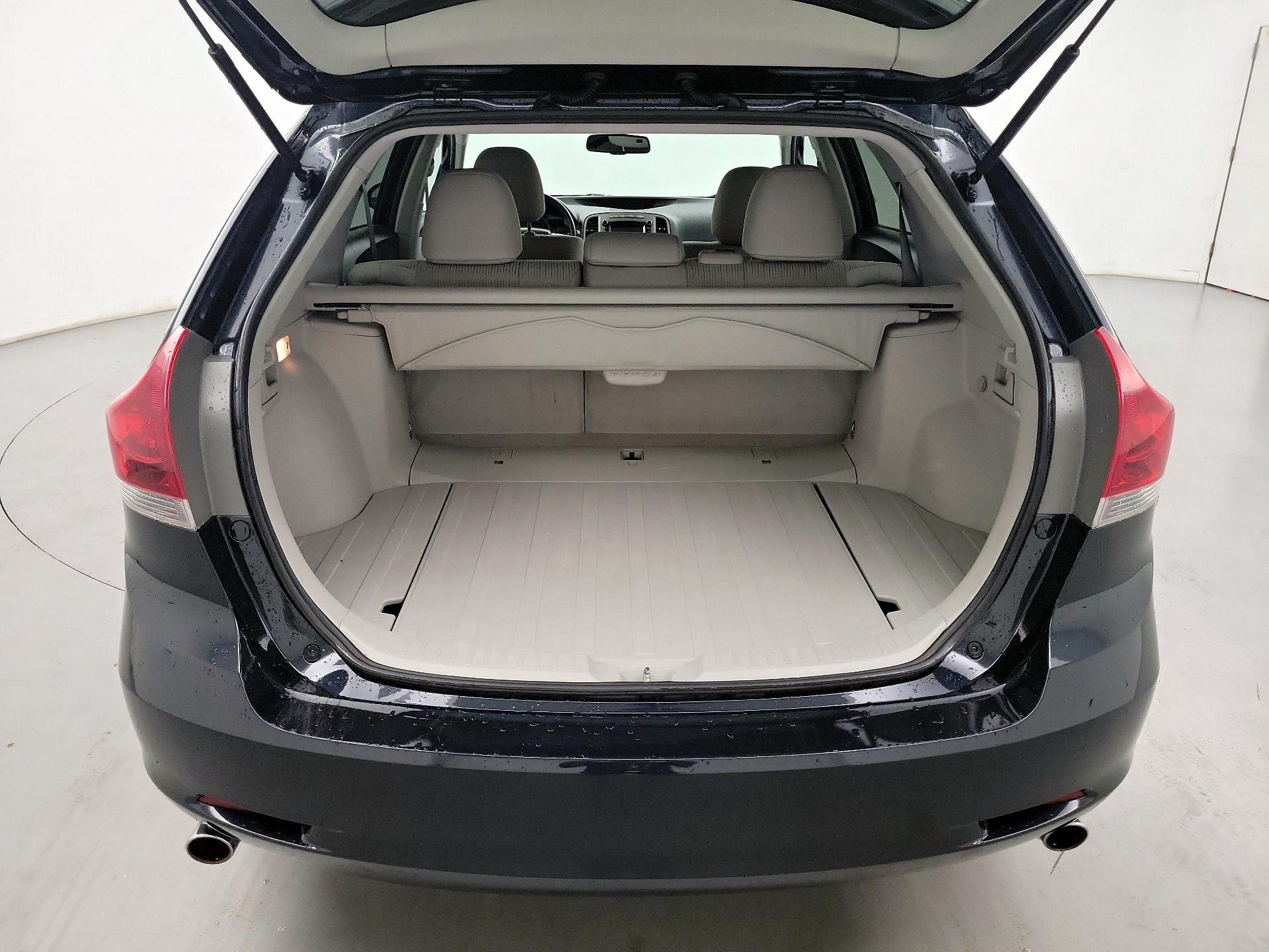 Thumbnail: 2013 Toyota Venza - 16