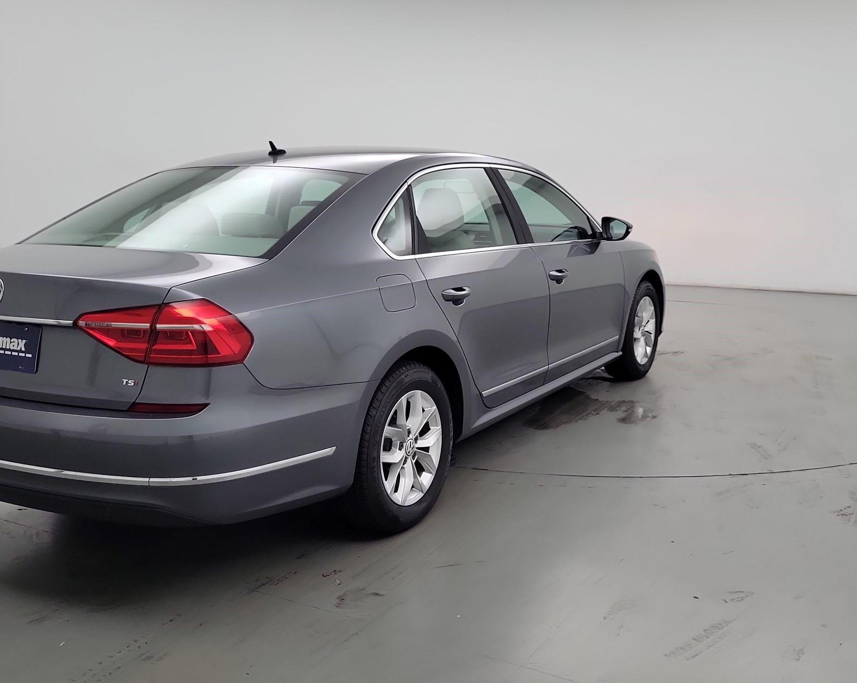Thumbnail: 2016 Volkswagen Passat - 5