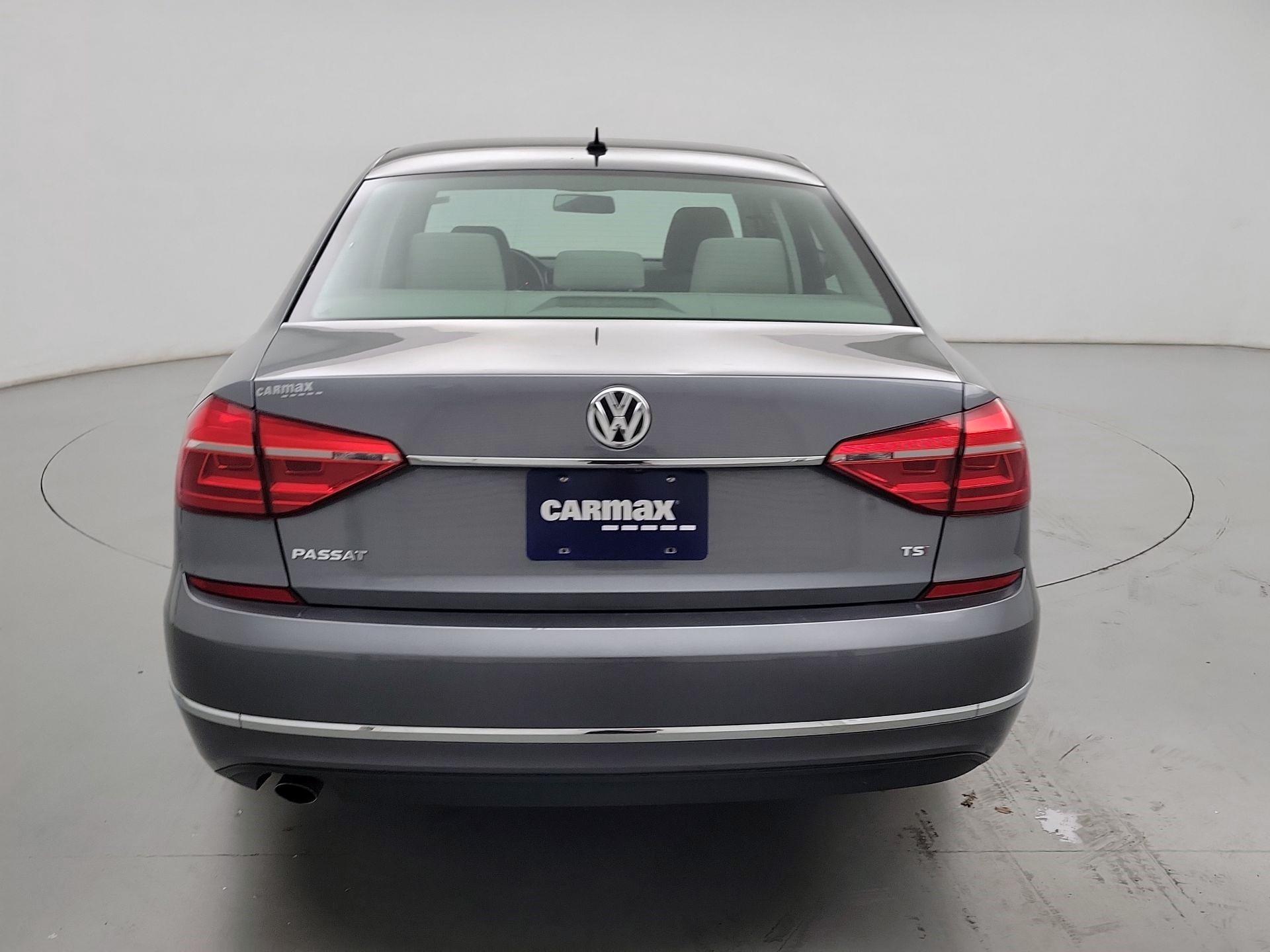 Thumbnail: 2016 Volkswagen Passat - 6