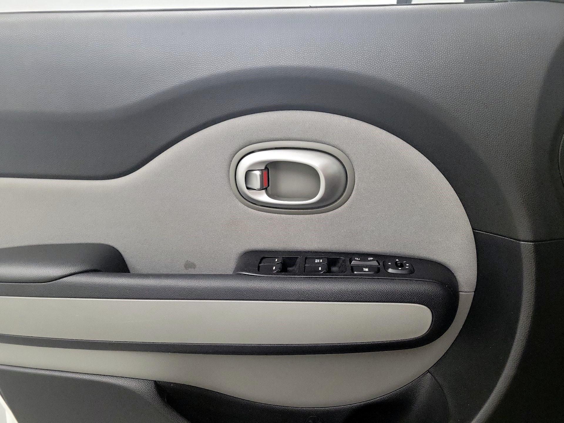 Thumbnail: 2016 Kia Soul - 10