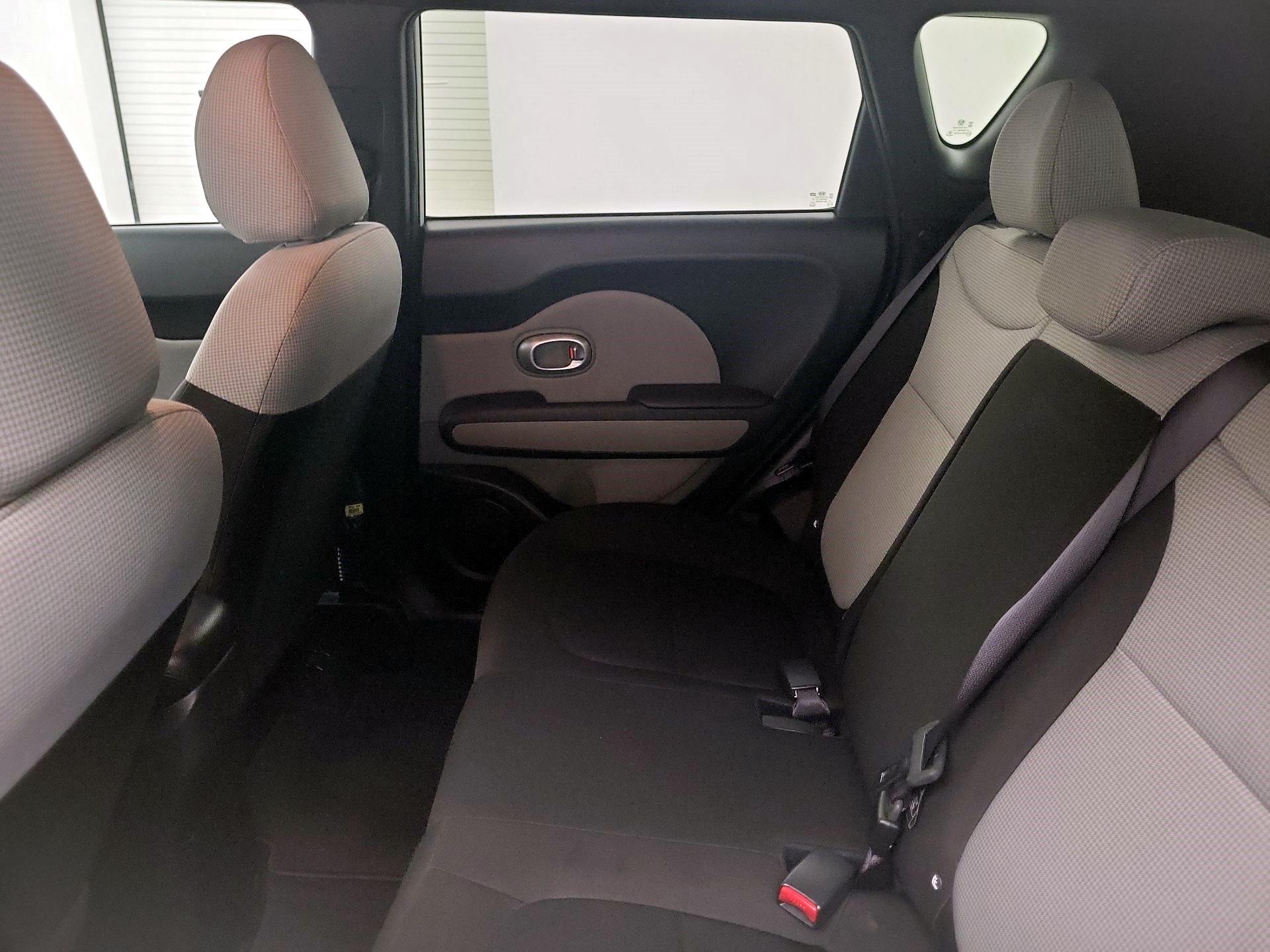 Thumbnail: 2016 Kia Soul - 16