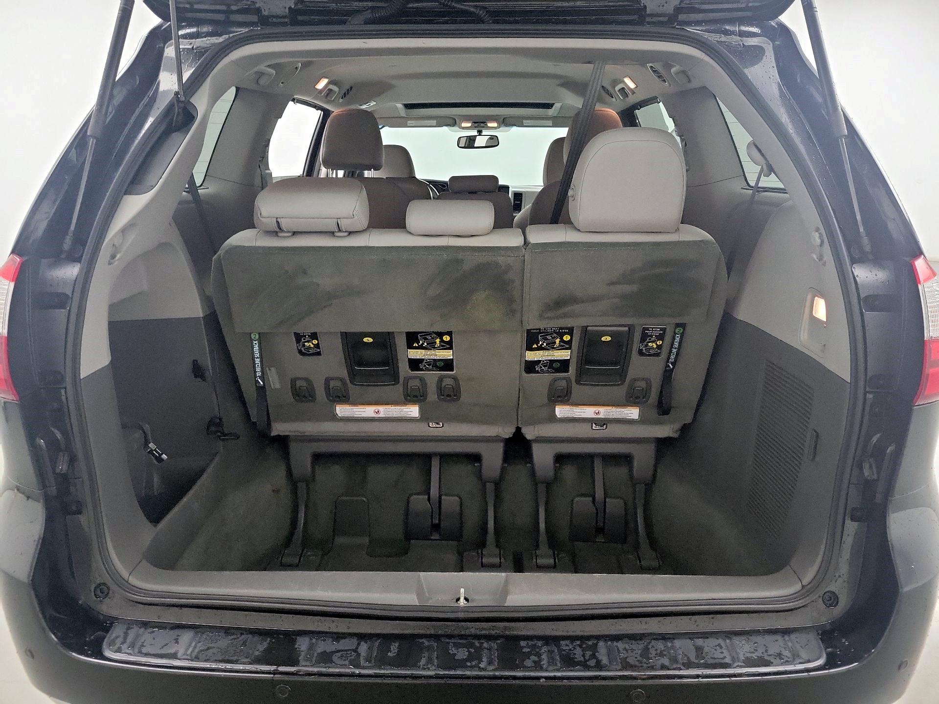 Thumbnail: 2017 Toyota Sienna - 20