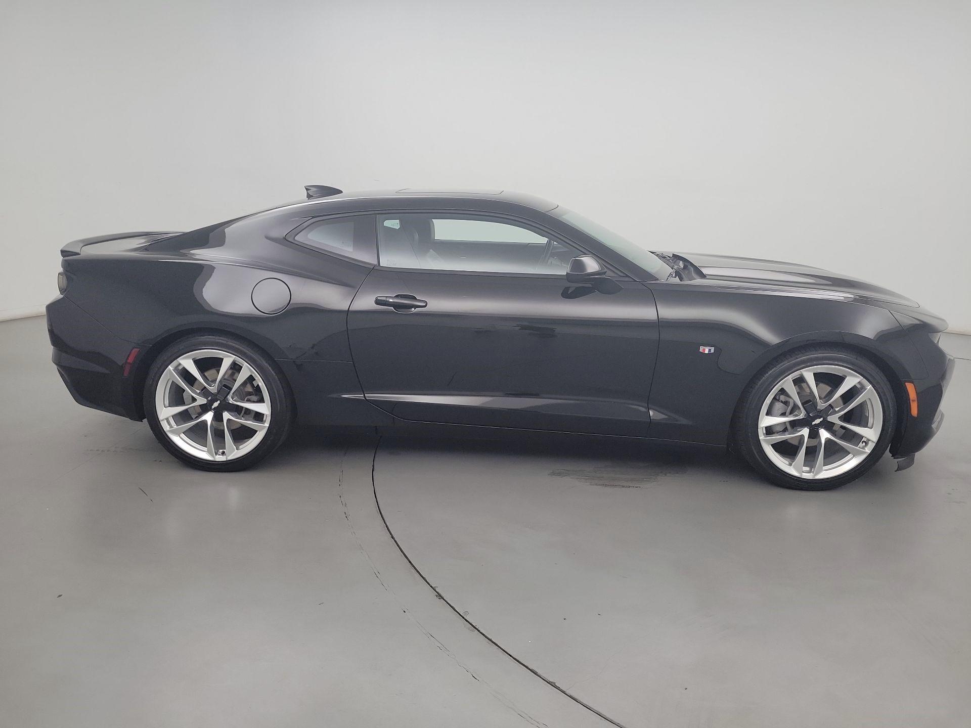 Thumbnail: 2021 Chevrolet Camaro - 4